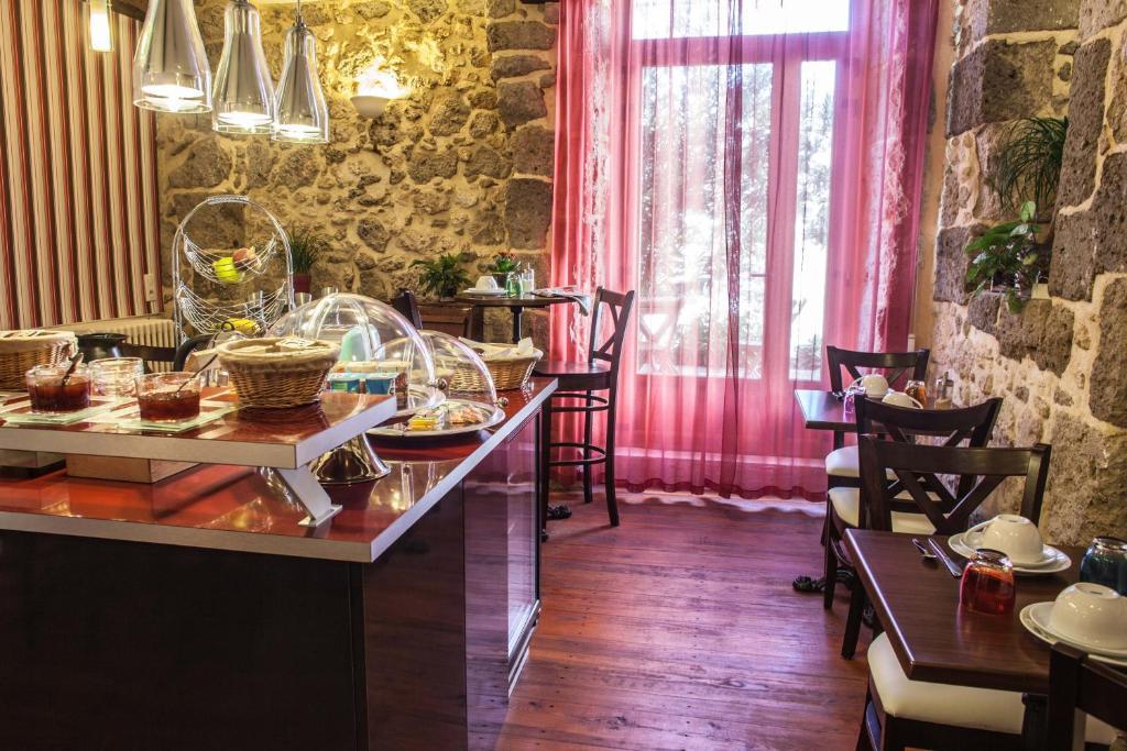 Hotel Henri IV Nérac Esterno foto