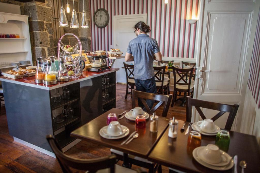 Hotel Henri IV Nérac Esterno foto