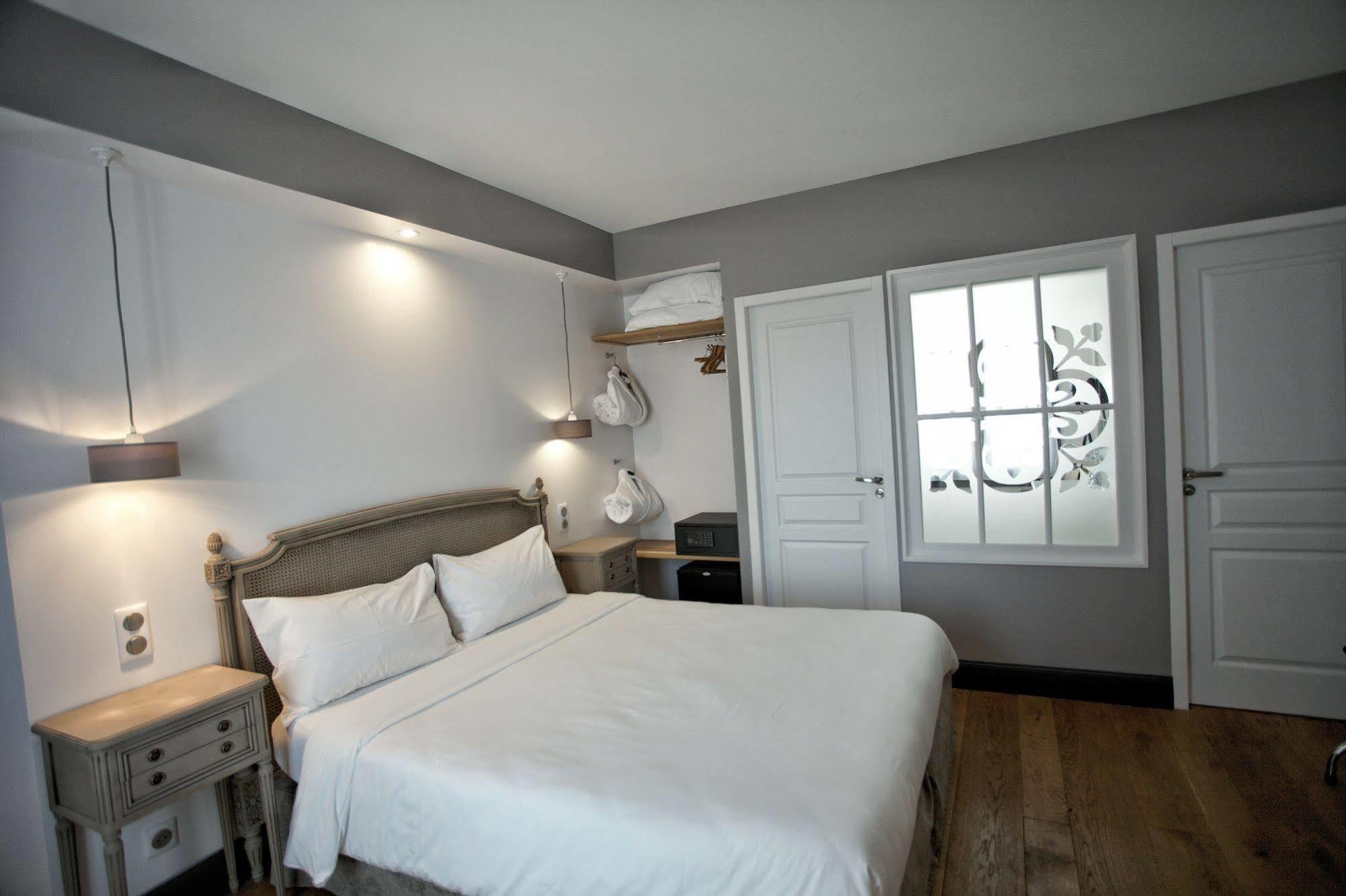 Hotel Henri IV Nérac Esterno foto