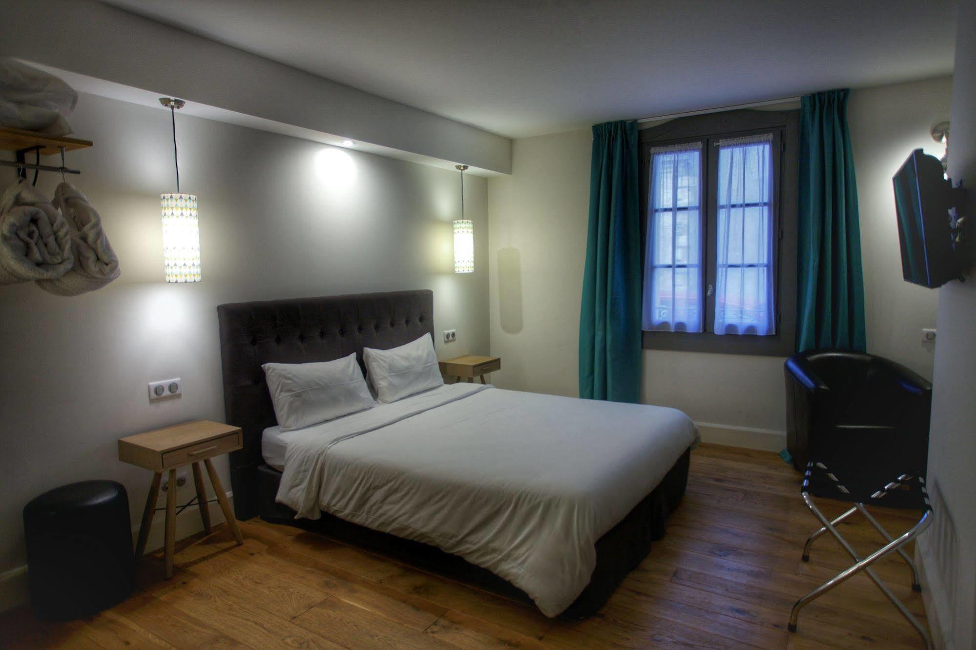 Hotel Henri IV Nérac Esterno foto