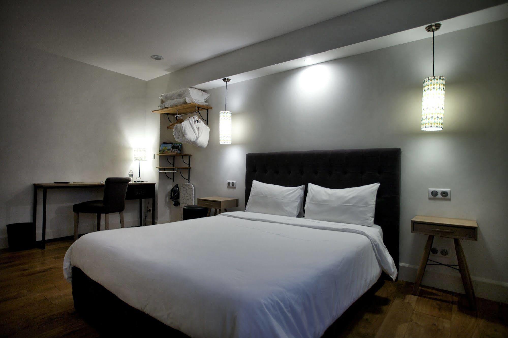 Hotel Henri IV Nérac Esterno foto